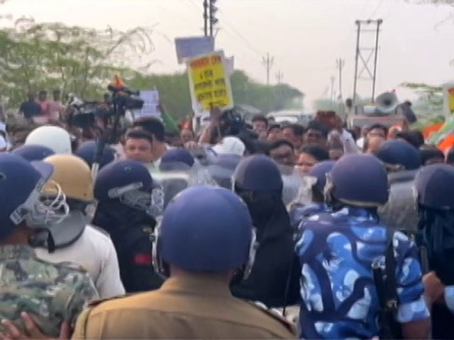 BJP, Congress Delegations Stopped From Going to Bengal's Sandeshkhali