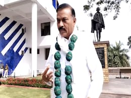 Harda factory Blast: गले में 'बम' लटका कर विधायक आरके दोगने ने किया प्रदर्शन, हादसे को बताया मिलीभगत का नतीजा Harda factory Blast: गले में 'बम' लटका कर विधायक आरके दोगने ने किया प्रदर्शन, हादसे को बताया मिलीभगत का नतीजा