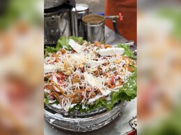 Dry-Fruit Omelette: गुड़गांव के एक वेंडर ने 10 अंडे के साथ बनाया 'ड्राई-फ्रूट ऑमलेट' इंटरनेट यूजर वीडियो देख बोले...