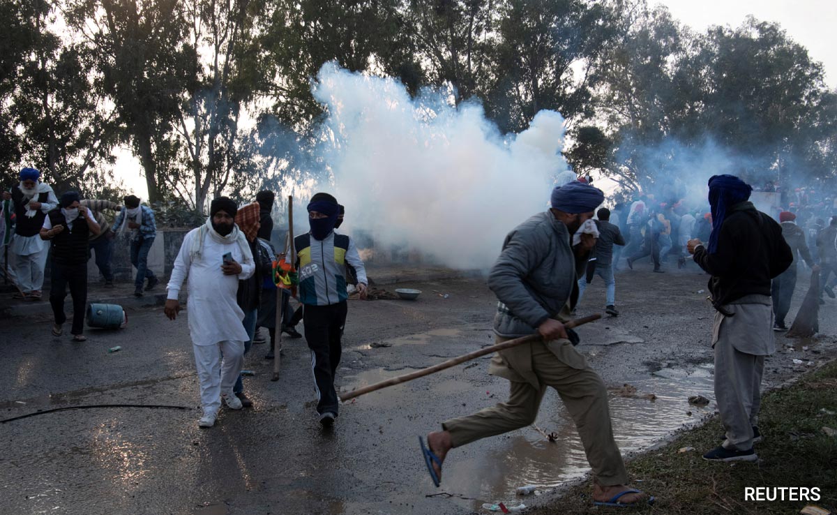 Farmers Flag Paramilitary Crackdown On March, Minister Warns Of 'Politics'