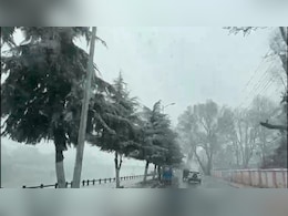Fresh Snowfall Blankets Parts Of Kashmir, Gulmarg Shivers At Minus 10.6 Degrees Fresh Snowfall Blankets Parts Of Kashmir, Gulmarg Shivers At Minus 10.6 Degrees