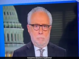 Video: CNN Abruptly Cuts To Commercial After Anchor Nearly Vomits On Air Video: CNN Abruptly Cuts To Commercial After Anchor Nearly Vomits On Air