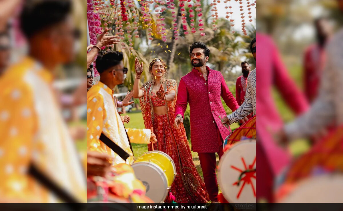 New Pics Alert: Rakul Preet Singh And Jackky Bhagnani's <i>Mehendi</i> Ceremony In Goa