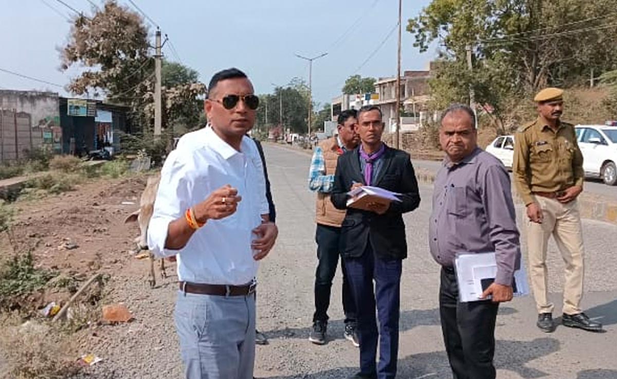 अतिक्रमण के 'दुश्मन' साबित हो रहे ये IAS अधिकारी, एक महीने के भीतर हटा दिए करीब 10 हजार अतिक्रमण