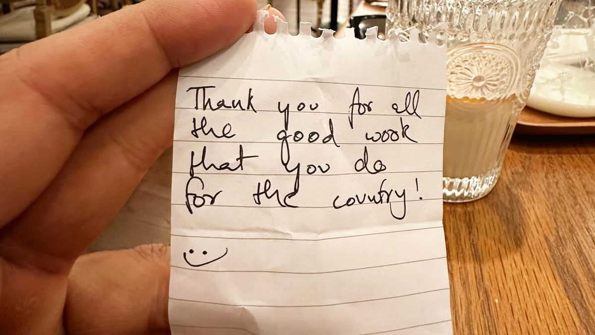 Anonymous Fan Pays For Sonu Sood's Dinner, Actor Shares Special Note - Vimarsana News