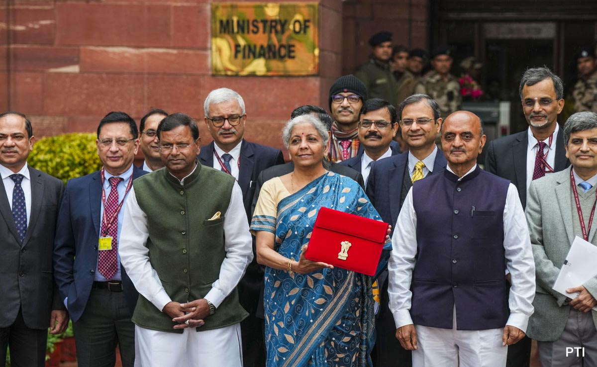 Budget 2024: आज नया रिकॉर्ड बनाएंगी वित्त मंत्री निर्मला सीतारमण, इस मामले में करेंगी मोरारजी देसाई की बराबरी