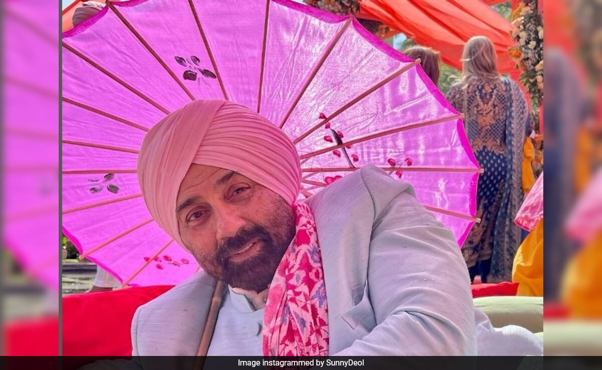 Valentines's Day 2024: Sunny Deol Is "Spreading Love" Like This