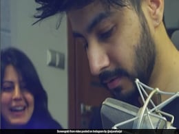 Man Makes Song From Random Words Given By Wife, Internet Loves It Man Makes Song From Random Words Given By Wife, Internet Loves It