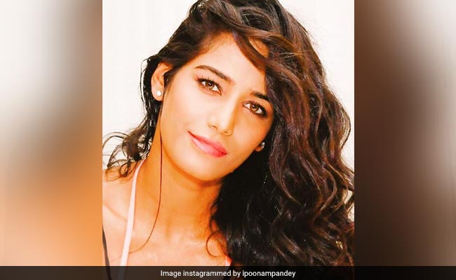 Poonam Pandey Death: सर्वाइकल कैंसर ने ली मॉडल-एक्ट्रेस पूनम पांडे की जान, मैनेजर ने दी जानकारी