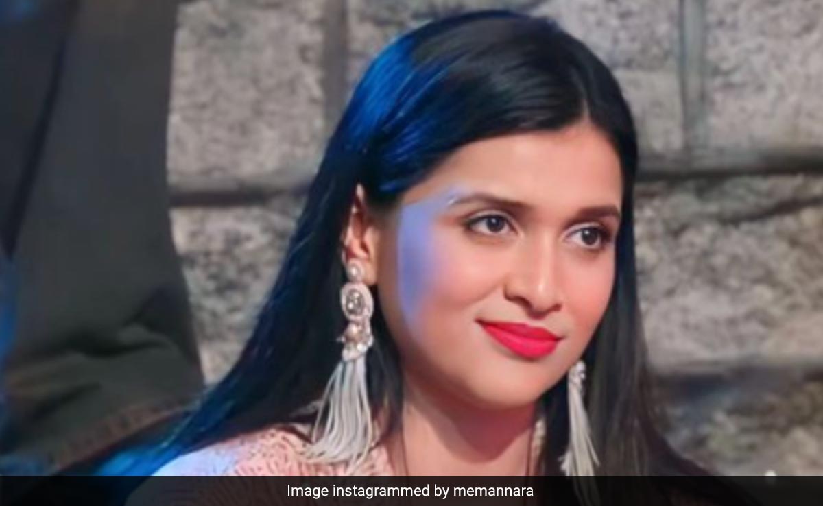 एयरलाइंस से पंगा लेना मन्नारा चोपड़ा को पड़ा भारी, सोशल मीडिया पर गिना डालीं एक्ट्रेस की गलतियां