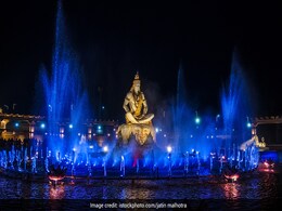 महाशिवरात्रि पर है लॉन्ग वीकेंड, भोले बाबा के इन फेमस मंदिरों में घूमने का बना सकते हैं प्लान, भक्ति में होकर मग्न बोलिए हर हर शंभू महाशिवरात्रि पर है लॉन्ग वीकेंड, भोले बाबा के इन फेमस मंदिरों में घूमने का बना सकते हैं प्लान, भक्ति में होकर मग्न बोलिए हर हर शंभू