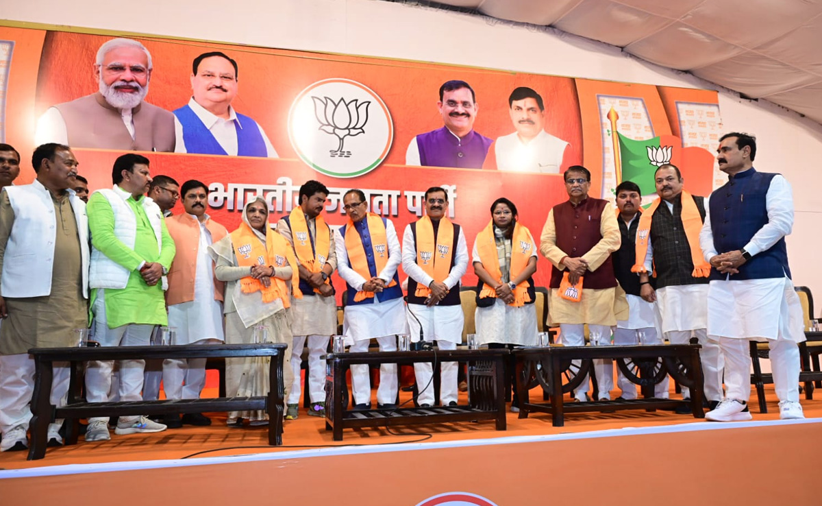 एक और झटका! कांग्रेस की 'एकता' भी हुईं भाजपाई, बनाई जा सकती हैं जिला पंचायत अध्यक्ष