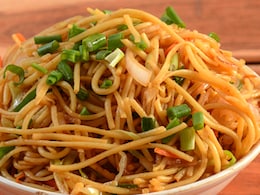 Kid's Lunchbox Recipe: बच्चे के लंच बॉक्स में बनाएं देसी स्टाइल राइस नूडल्स, नोट करें रेसिपी Kid's Lunchbox Recipe: बच्चे के लंच बॉक्स में बनाएं देसी स्टाइल राइस नूडल्स, नोट करें रेसिपी