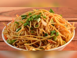 Kid's Lunchbox Recipe: बच्चे के लिए टिफिन मे बनाएं टेस्टी नूडल्स, नोट कर लें आटा नूडल्स की ये रेसिपी