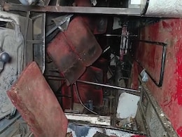 मुरैना से ग्वालियर आ रही बस और ट्रैक्टर आपस में भिड़ी, दोनों वाहन पलटने से एक दर्जन यात्री हुए घायल मुरैना से ग्वालियर आ रही बस और ट्रैक्टर आपस में भिड़ी, दोनों वाहन पलटने से एक दर्जन यात्री हुए घायल