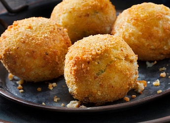 Raw Banana Kofta Recipe: A Rajasthani Treat For Chai-Time Cravings Raw Banana Kofta Recipe: A Rajasthani Treat For Chai-Time Cravings