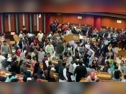 AAP vs BJP In Delhi Civic Body, Opposition Demands Budget Withdrawal AAP vs BJP In Delhi Civic Body, Opposition Demands Budget Withdrawal
