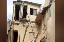 अवैध बता कर तोड़ा था मकान अब नगर निगम पर लगा 2 लाख का जुर्माना अवैध बता कर तोड़ा था मकान अब नगर निगम पर लगा 2 लाख का जुर्माना