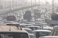 Traffic Crawls On Delhi's Ghazipur Border Amid Heavy Checking Due To Farmers Protest Traffic Crawls On Delhi's Ghazipur Border Amid Heavy Checking Due To Farmers Protest