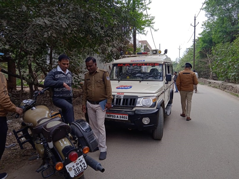 Crime News: ग्वालियर में दहशत का माहौल, अक्षया हत्याकांड की मुख्य गवाह की मां पर हुई फायरिंग