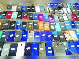 Mobile Lost: महीनों पहले चोरी हुए 185 मोबाइल पुलिस ने किए बरामद, थाने बुलाकर मालिकों को लौटाया