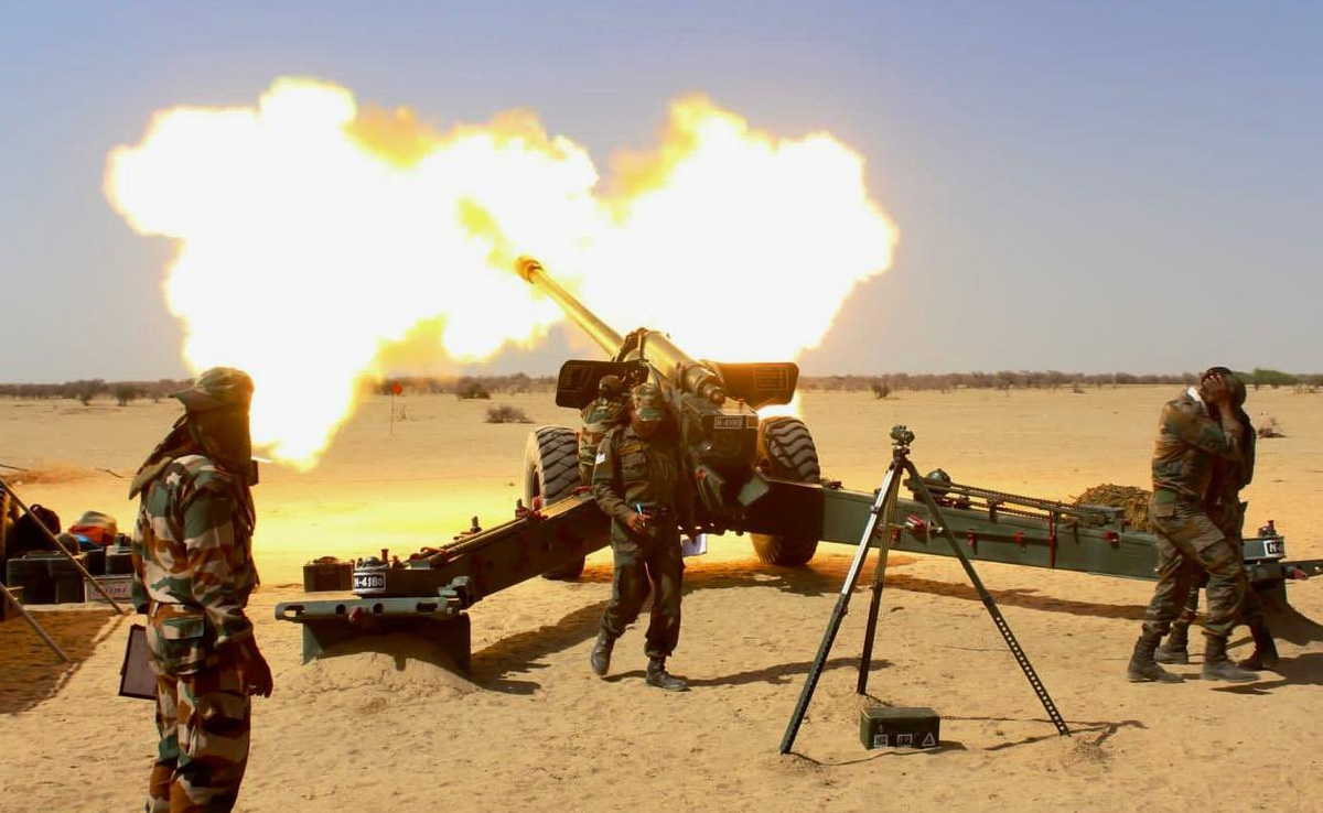 Jaisalmer: थार के रेगिस्तान में कोणार्क गनर्स ने दिया शौर्य,पराक्रम और युद्ध कौशल का परिचय, तोपों की आवाज़ से गूंजी सरहद