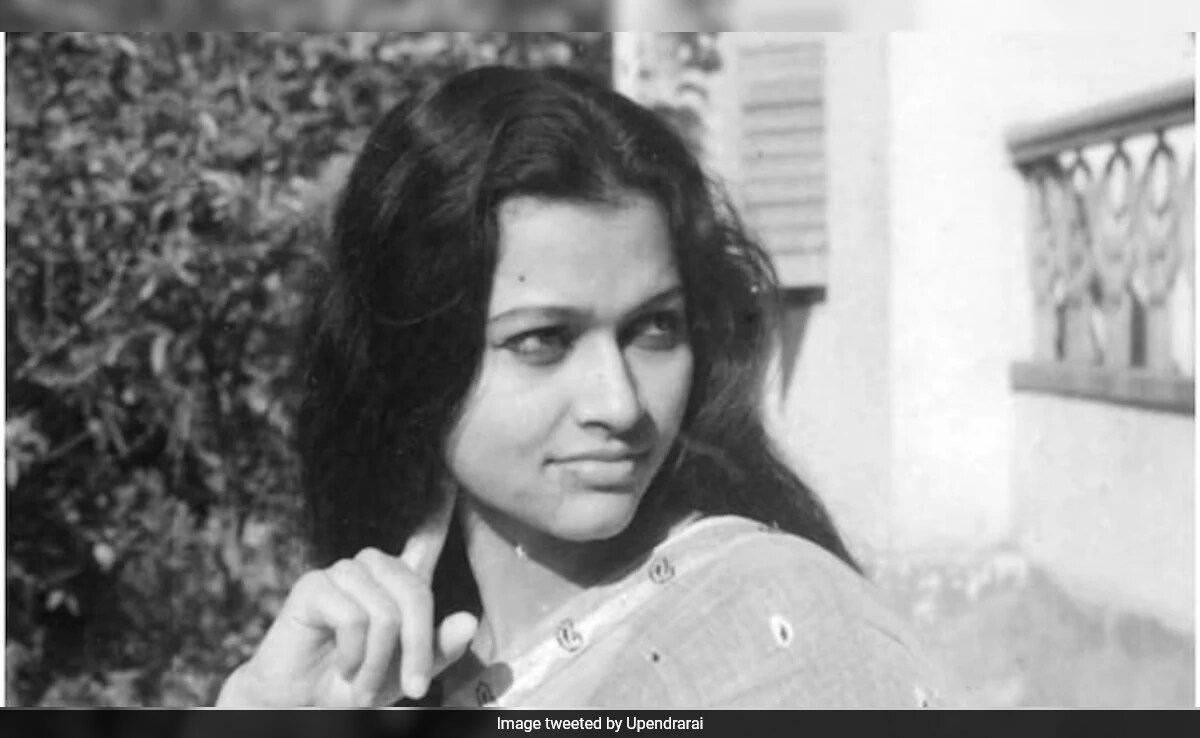 Anjana Bhowmick, Actor Of <i>Chowringhee</i>, <i>Nayika Sangbad</i>, Dies At 79