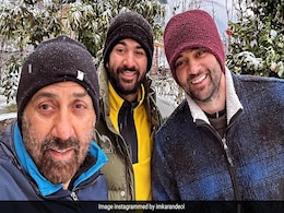 सनी देओल मनाली में फैमिली के साथ ले रहे बर्फबारी का मजा, फोटो में बेटों के साथ दिखीं जबरदस्त बॉन्डिंग सनी देओल मनाली में फैमिली के साथ ले रहे बर्फबारी का मजा, फोटो में बेटों के साथ दिखीं जबरदस्त बॉन्डिंग