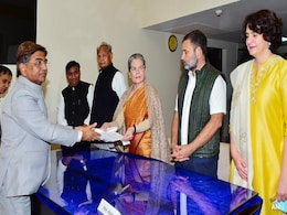 सोनिया गांधी जाएंगी राज्यसभा, अब कौन संभालेगा रायबरेली - प्रियंका या राहुल...? सोनिया गांधी जाएंगी राज्यसभा, अब कौन संभालेगा रायबरेली - प्रियंका या राहुल...?