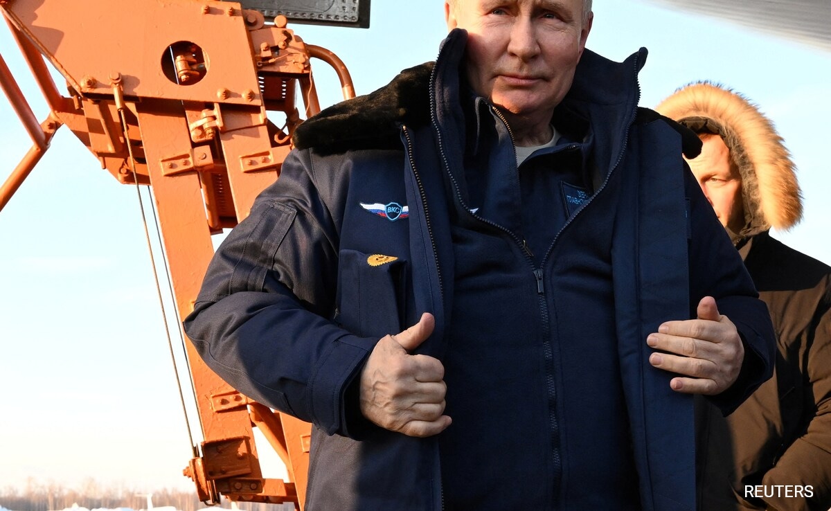 Putin's Nuclear Reminder To West With Flight On Supersonic Bomber Aircraft - Vimarsana News
