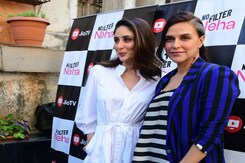 Friends And <i>Chup Chup Ke</i> Co-Stars Kareena Kapoor And Neha Dhupia posed In Style Friends And <i>Chup Chup Ke</i> Co-Stars Kareena Kapoor And Neha Dhupia posed In Style