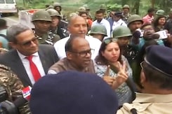 Fact-Finding Team Led By Retired Judge Stopped By Cops On Way To Sandeshkhali Fact-Finding Team Led By Retired Judge Stopped By Cops On Way To Sandeshkhali