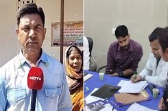 अंबिकापुर में महतारी वंदन योजना फार्म भरवाने के दौरान महिला से हुई मारपीट अंबिकापुर में महतारी वंदन योजना फार्म भरवाने के दौरान महिला से हुई मारपीट