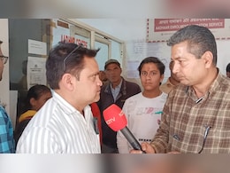 शिवपुरी में इकलौते सेंटर के हवाले 'आधार कार्ड', लोगों को महीनों करना पड़ रहा है इंतज़ार  शिवपुरी में इकलौते सेंटर के हवाले 'आधार कार्ड', लोगों को महीनों करना पड़ रहा है इंतज़ार