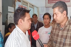 शिवपुरी: आधार कार्ड बनवाने के लिए लोगों को महीनों करना पड़ रहा इंतज़ार शिवपुरी: आधार कार्ड बनवाने के लिए लोगों को महीनों करना पड़ रहा इंतज़ार