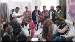 Lok Sabha Election: 'वसुंधरा से मिलीभगत कर गहलोत ने कांग्रेस को कमजोर किया', खाचरियावास के सामने कांग्रेस की बैठक में भारी हंगामा