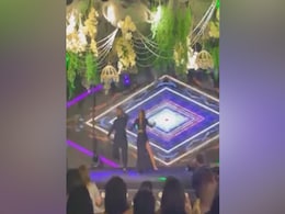 Rakul-Jackky Wedding: रकुल-जैकी की संगीत में शिल्पा शेट्टी-राज कुंद्रा का सरप्राइज, बीवी संग महफिल में जमाया रंग Rakul-Jackky Wedding: रकुल-जैकी की संगीत में शिल्पा शेट्टी-राज कुंद्रा का सरप्राइज, बीवी संग महफिल में जमाया रंग