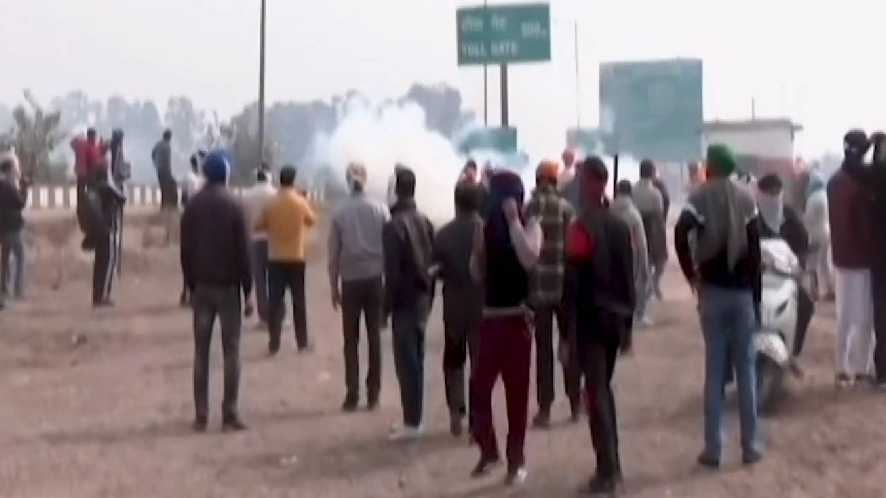 Farmers Protest: दिल्ली को चारों तरफ से किसानों ने घेरा, क्या करेगी सरकार ?