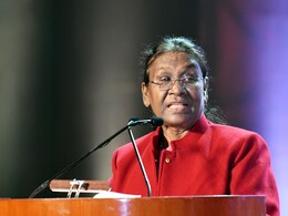 राष्ट्रपति मुर्मू ने वायु सेना की चार इकाइयों को ‘राष्ट्रपति मानक और रंग’ पुरस्कार से किया सम्मानित राष्ट्रपति मुर्मू ने वायु सेना की चार इकाइयों को ‘राष्ट्रपति मानक और रंग’ पुरस्कार से किया सम्मानित