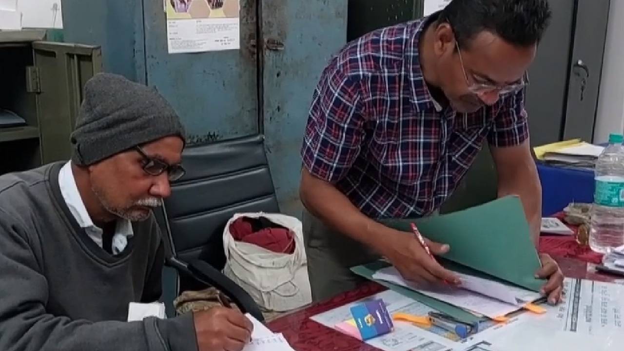 जबलपुर में जिला शिक्षा अधिकारियों को क्यों नहीं मिला पिछले 4 महीने से वेतन?