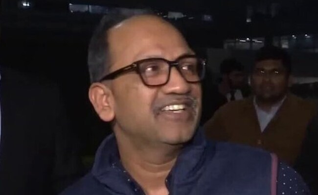 कतर से रिहा हुए भारतीयों ने लौटने पर लगाए ''भारत माता की जय'' के नारे, पीएम मोदी की सराहना की