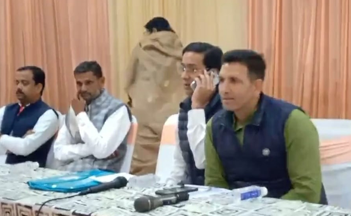 सिंधिया को उनके गढ़ में घेरने की रणनीति बना रही कांग्रेस, दिग्गज नेताओं ने बंद कमरे में की मीटिंग