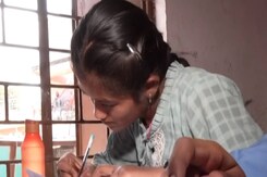 मध्य प्रदेश के सरकारी स्कूल के 65 लाख छात्रों क्यों नहीं मिली यूनिफॉर्म ? मध्य प्रदेश के सरकारी स्कूल के 65 लाख छात्रों क्यों नहीं मिली यूनिफॉर्म ?