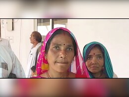 सचिव से परेशान आदिवासी महिला सरपंच ने कलेक्टर से लगाई गुहार, कहा- ...अब आत्महत्या कर लेंगे सरकार!