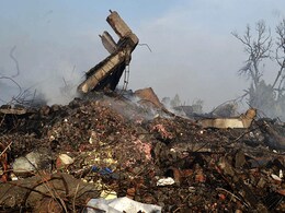 Harda Blast: मलबे के नीचे दबी हो सकती हैं कई जिंदगियां, एम्बुलेंस के ड्राइवरों ने जताई आशंका Harda Blast: मलबे के नीचे दबी हो सकती हैं कई जिंदगियां, एम्बुलेंस के ड्राइवरों ने जताई आशंका