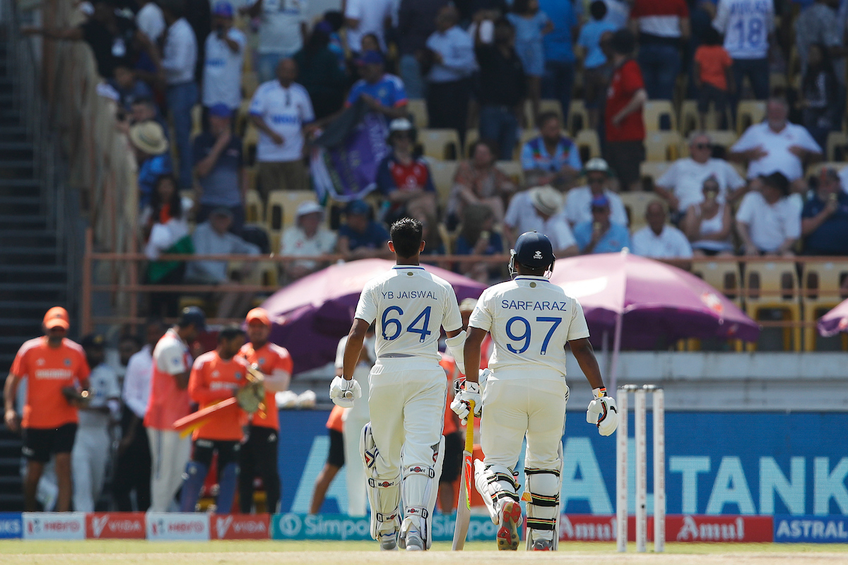 भारतीय सुपर स्टार को लेकर उठे सवाल, आपस में 2 दिग्गज भिड़े