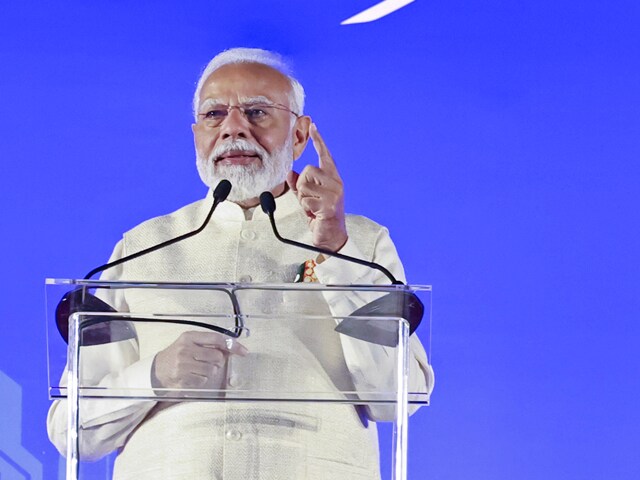 Video: आप समय निकालकर यहां आएं आपका आभारी हूं: UAE में बोले पीएम मोदी