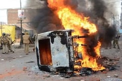 दंगों में सार्वजनिक संपत्ति को नुकसान पहुंचाने को लेकर विधि आयोग ने केंद्र सरकार को सिफारिश सौंपी दंगों में सार्वजनिक संपत्ति को नुकसान पहुंचाने को लेकर विधि आयोग ने केंद्र सरकार को सिफारिश सौंपी