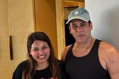 फैन्स के साथ सलमान की तस्वीरें हो रही हैं वायरल और क्‍या है कारण?