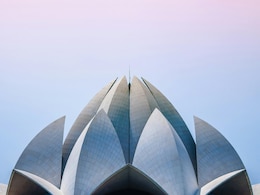 दिल्ली के ये 7 मंदिर हैं टूरिस्टों के बीच फेमस, आप भी एकबार जरूर करें दर्शन दिल्ली के ये 7 मंदिर हैं टूरिस्टों के बीच फेमस, आप भी एकबार जरूर करें दर्शन